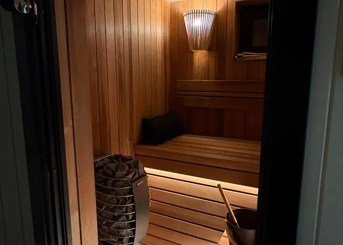 Будинок відпочинку Cozy In - Sauna Included, Hot Tub 60 Eur *